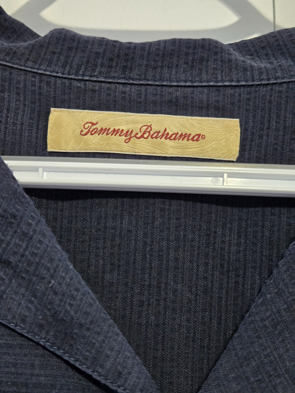 Tommy Bahama Men’s XL 100% Silk Blue Camp Shirt Short Sleeve Button Up Hawaiian - Picture 2 of 5